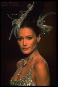 carla_bruni_WINTER_96_HAUTE_COUTURE327138_12.jpg