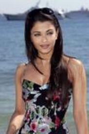 th_Aishwarya_Rai_15_Provoked_Photocall3_Cannes_-_gangofcelebrities.jpg