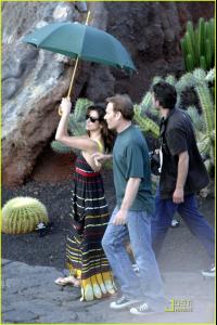 penelope_cruz_embraces_broken_02.jpg