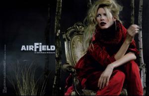 69051_vod_claudia_schiffer_airfield_fw_07_01_122_416lo.jpg