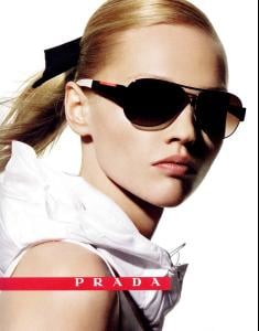 60536_sasha_pivovarova_prada_81_122_700lo.jpg