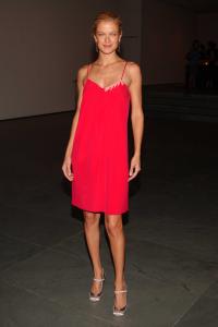 91784_celebrity_city_Carolyn_Murphy_21_123_348lo.JPG