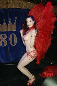 543_hollywoodsbestdita40_1.jpg