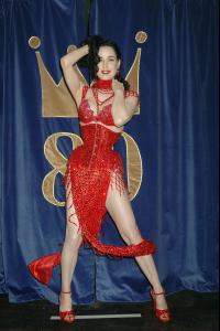 387_hollywoodsbestdita40_9.jpg