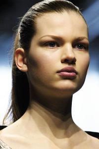 bette_Hussein_Chalayan_Fall_2006_Ready_to_Wear5.jpg