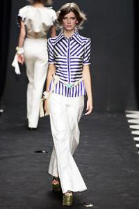 luca_Giles_Spring_2005_Ready_to_Wear.jpg
