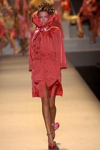 maria_Viktor___Rolf_Spring_2005_Ready_to_Wear.jpg