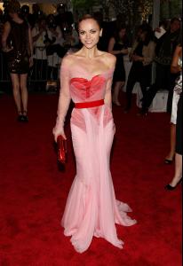 Christina_Ricci___Metropolitan_Museum_of_Art_Costume_Institute_Gala__2008._05._05.jpg