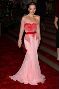 Christina_Ricci___Metropolitan_Museum_of_Art_Costume_Institute_Gala__2008._05._05__2_.jpg