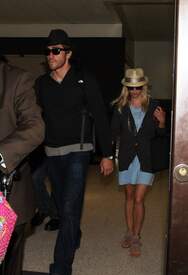 003_Reese_Witherspoon__Jake_Gyllenhaal_arrive_together_from_Paris.jpg