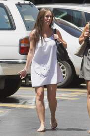 017_Jennifer_Love_Hewitt_leaving_a_spa_in_L.A.jpg