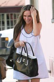 020_Jennifer_Love_Hewitt_leaving_a_spa_in_L.A.jpg