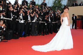 Celebutopia-Aishwarya_Rai-Up_Premiere_at_the_Palais_De_Festival_during_the_62nd_International_Cannes_Film_Festival-01.jpg