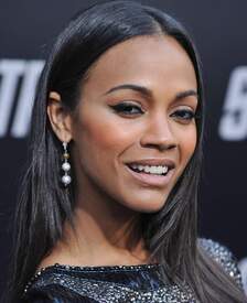 ZoeSaldana_StarTrek_LA_Premiere_26.jpg