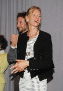 th_cbd2d034318915.gif