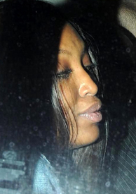 Naomi_Campbell_parties_hard_on_her_birthday_18.jpg