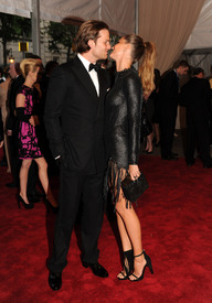 14265_Preppie_GiseleBundchenatMetGala12_122_93lo.jpg