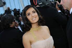 Salma_Hayek_Closing180.jpg