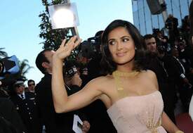 Salma_Hayek_Closing187.jpg