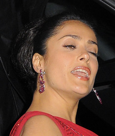 celebrity_paradise.com_SalmaHayek_Yacht_Cannes_012.jpg