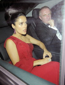 celebrity_paradise.com_SalmaHayek_Yacht_Cannes_017.jpg