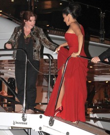 celebrity_paradise.com_SalmaHayek_Yacht_Cannes_033.jpg