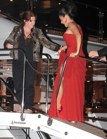 celebrity_paradise.com_SalmaHayek_Yacht_Cannes_034.jpg