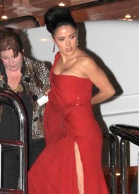 celebrity_paradise.com_SalmaHayek_Yacht_Cannes_040.jpg