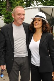 celebrity_paradise.com_Salma_Hayek_French_Tennis_Open_001.jpg