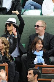 celebrity_paradise.com_Salma_Hayek_French_Tennis_Open_022.jpg