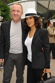 celebrity_paradise.com_Salma_Hayek_French_Tennis_Open_027.jpg