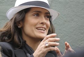 celebrity_paradise.com_Salma_Hayek_French_Tennis_Open_033.jpg