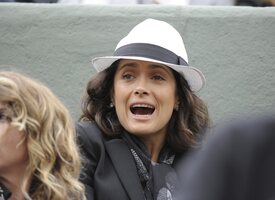 celebrity_paradise.com_Salma_Hayek_French_Tennis_Open_034.jpg