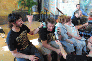 th_b0132681941306.gif