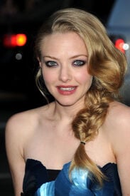 50421_celebrity_paradise.com_The_Elder_Amanda_Seyf.jpg