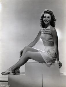 36839_ava_gardner_the_celebrity_city_11545_122_497lo.jpg