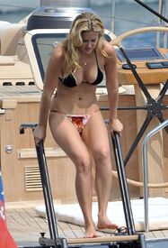 Bar_Refaeli_bikini_at_Cannes_1.jpg