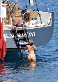 Bar_Refaeli_bikini_at_Cannes_4.jpg