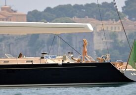 Bar_Refaeli_bikini_at_Cannes_13.jpg