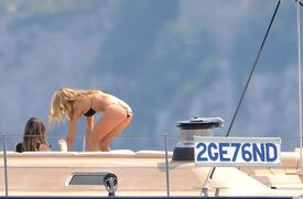 Bar_Refaeli_bikini_at_Cannes_16.jpg