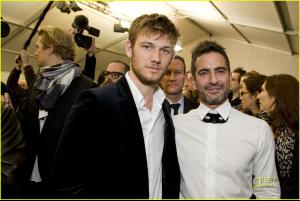 emma_stone_alex_pettyfer_lv_05.jpg
