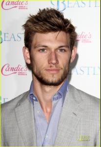 alex_pettyfer_beastly_premiere_02.jpg
