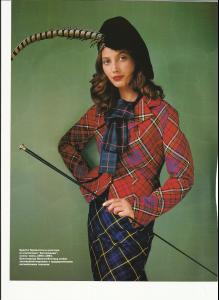 turlington_003_vogue_1999.jpg