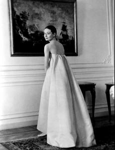 14263_celebrity_city_Audrey_Hepburn_13_123_420lo.jpg