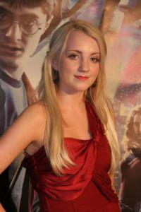 normal_9FFZZ1RIIO_evanna_lynch_harry_potter_copenhagen_premiere_05_lunafans_net.jpg