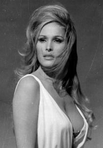 Ursula_Andress_6.jpg