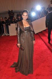 Tikipeter_Alicia_Keys_Savage_Beauty_Gala_011.jpg