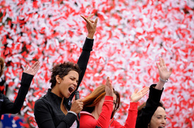 celebrity_paradise.com_Halle_Berry_Revlon_110.jpg
