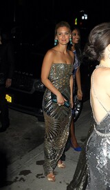 babayaga_Bar_Refaeli_MET_Costume_Institute_Gala_05_02_2011_11.jpg