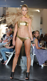 Red_Carter_Runway_Swim_2011_MBFW_CHhcu_Dvd3_Yl.jpg